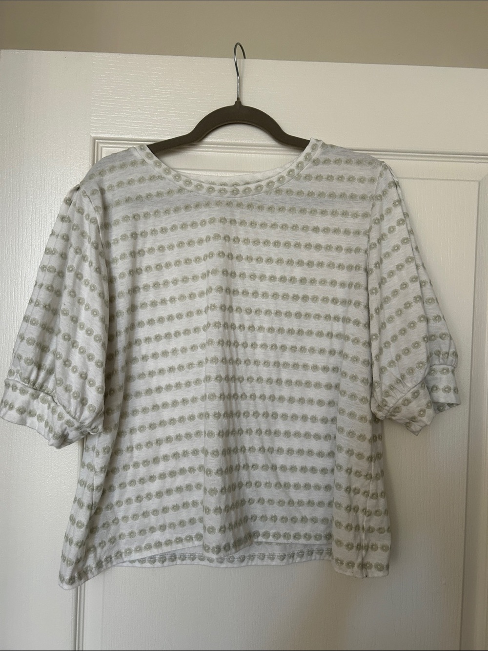 Ann Taylor White Top with Light Olive Eyelets Size XL